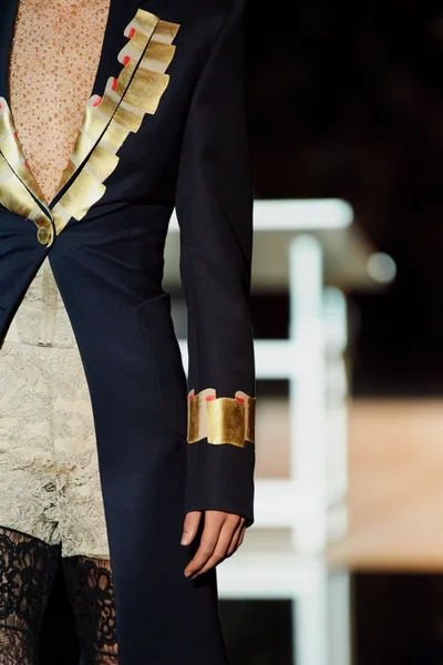 Look 11